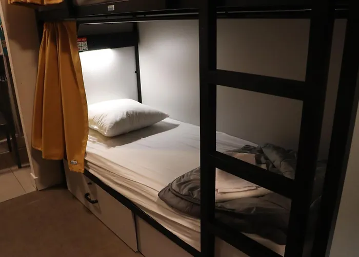 Hi Brussels Jacques BrelHostal