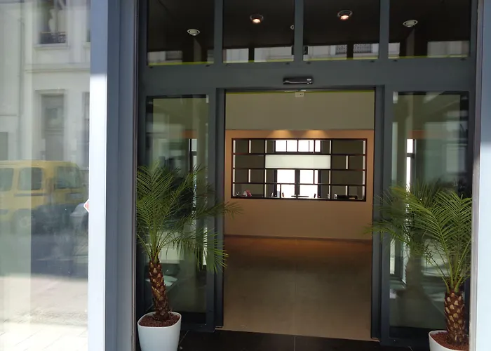 Brxxl 5 City Centre Hostel